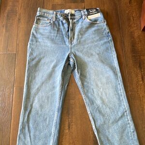 Abercrombie ankle straight size 8 x short length